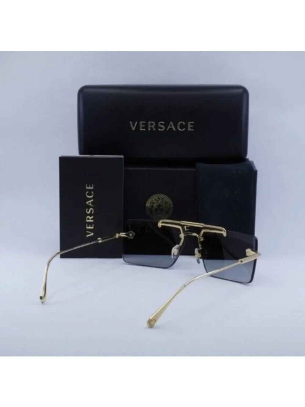 Versace model ve2245